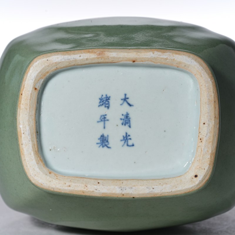 清光绪 青釉杏圆贯耳瓶 - 图7