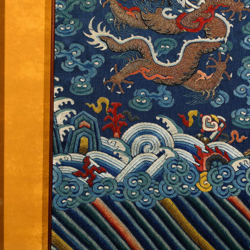 清 彩绣龙纹饰片一对 - 图11