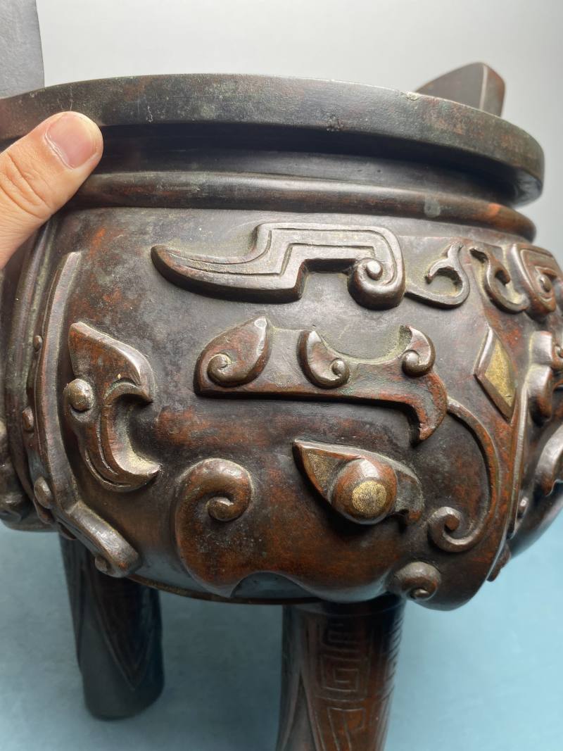 明 铜错金银兽面纹鬲式炉 - 图11