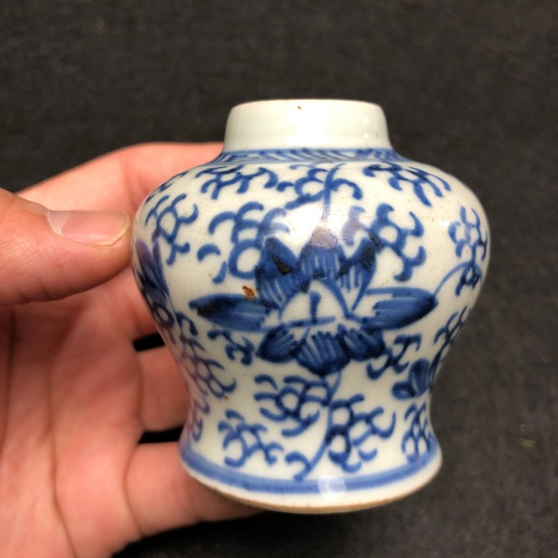 清乾隆 青花缠枝花卉纹小天字罐 - 图6