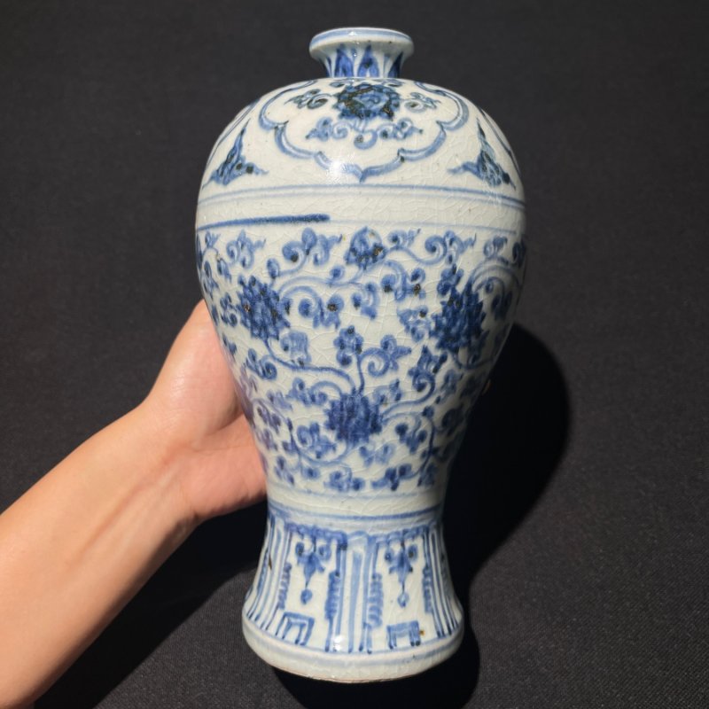明中期 青花缠枝莲纹梅瓶 - 图4