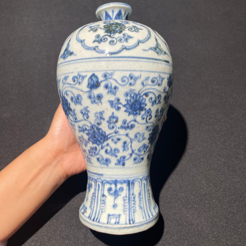 明中期 青花缠枝莲纹梅瓶 - 图5