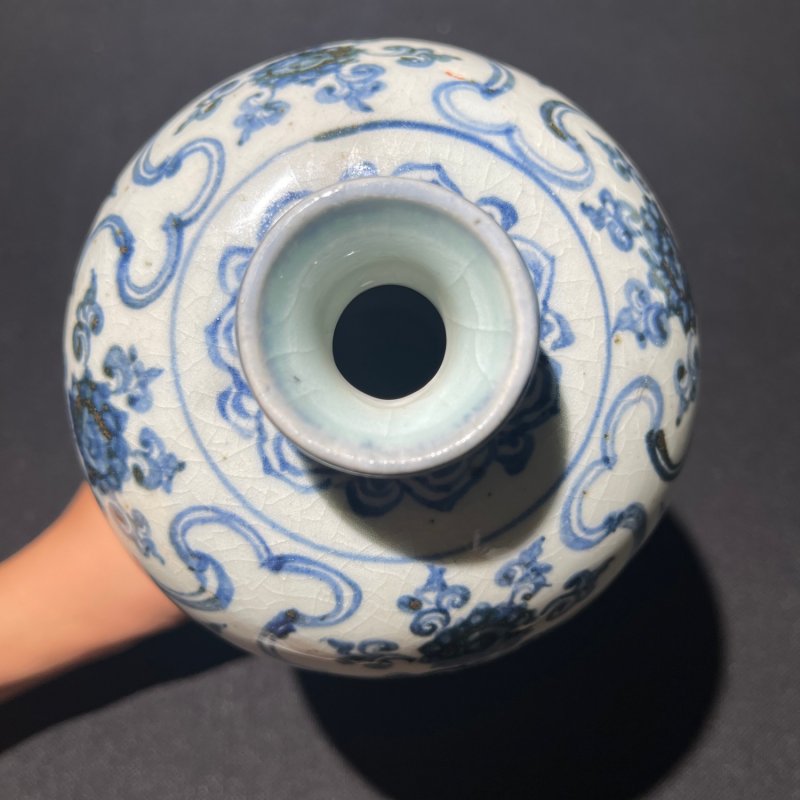 明中期 青花缠枝莲纹梅瓶 - 图6