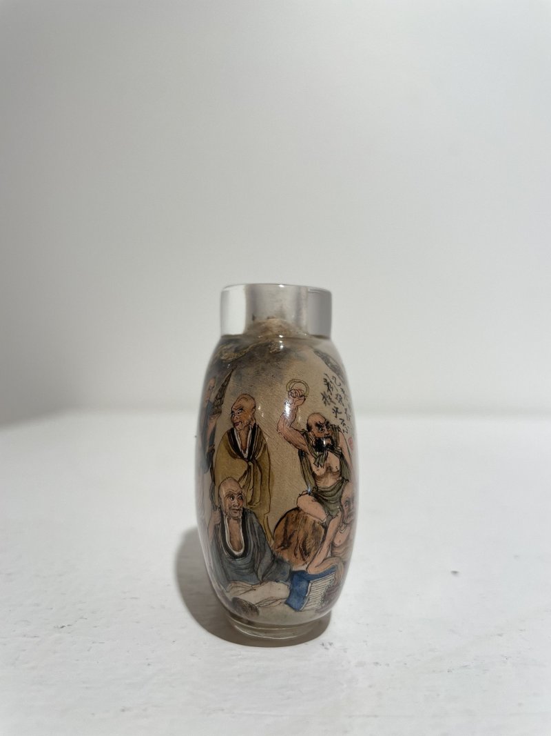 劉守本 玻璃内畫⌈十八羅漢⌋鼻煙壺 一九七九年作 | AN INSIDE PAINTED GLASS 'EIGHTEEN LUOHAN' SNUFF BOTTLE - 图17