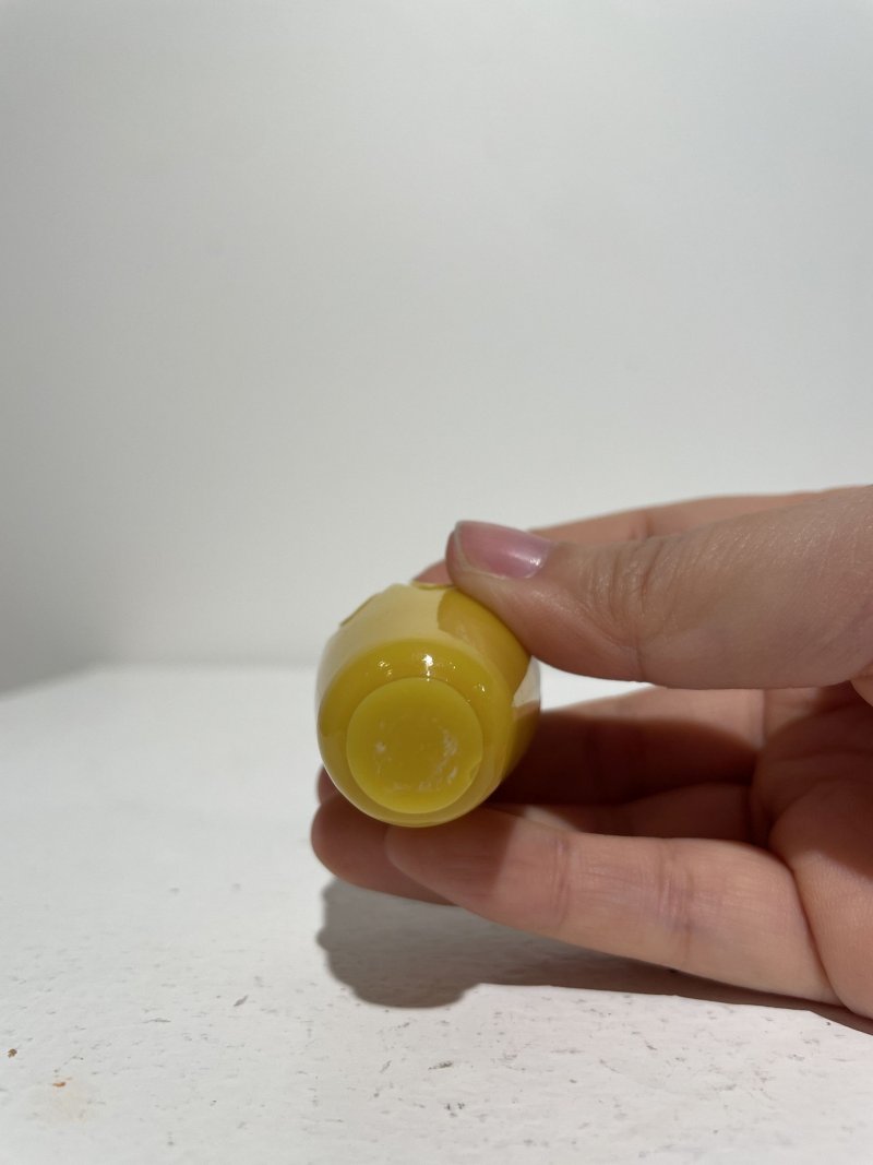 民國 雞油黃玻璃蓮瓣紋、「代代封侯」鼻煙壺二件及鼻煙碟二件 | TWO YELLOW GLASS SNUFF BOTTLES AND TWO SNUFF DISHES - 图33