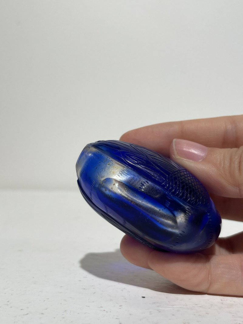 十九/二十世紀 玻璃「鵝」、「蛙」、「蟾蜍」鼻煙壺三件 | THREE GLASS SNUFF BOTTLES - 图26
