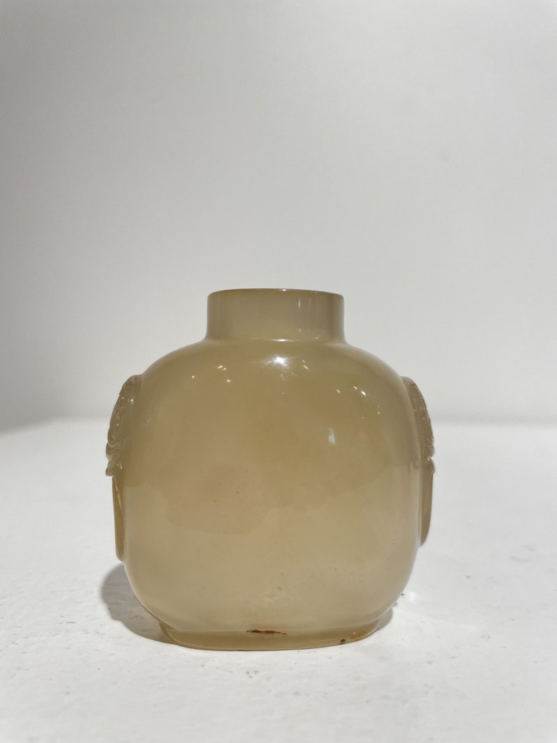 十九世紀 影瑪瑙蝶紋鼻煙壺 | A SHADOW AGATE 'BUTTERFLY' SNUFF BOTTLE - 图7