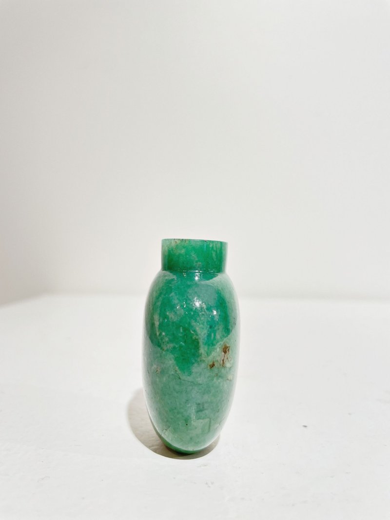 （壺）十九世紀 翡翠鼻煙壺及煙碟 | A GREEN JADEITE SNUFF BOTTLE AND A SNUFF DISH - 图25