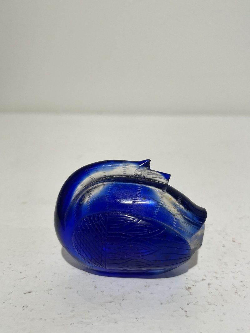 十九/二十世紀 玻璃「鵝」、「蛙」、「蟾蜍」鼻煙壺三件 | THREE GLASS SNUFF BOTTLES - 图7