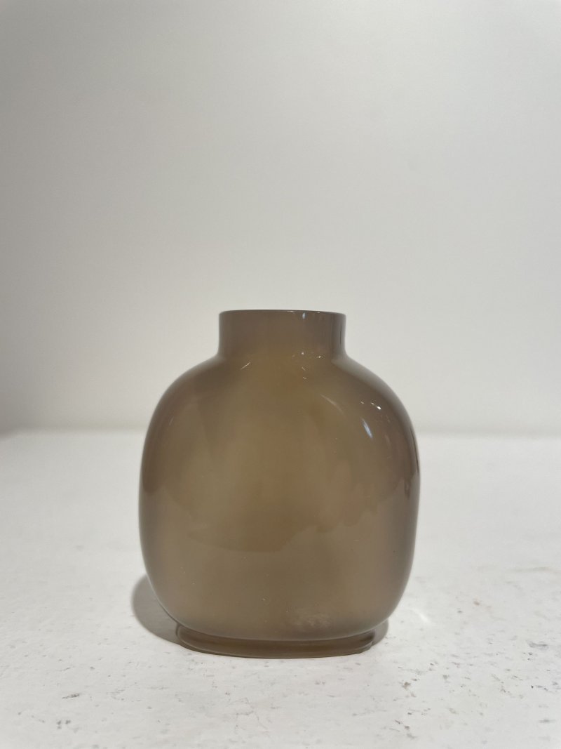 十九/二十世紀 瑪瑙巧雕一路連科紋、神獸紋鼻煙壺二件 | AN AGATE 'EGRET AND LOTUS' AND AN AGATE 'MYTHICAL BEAST' SNUFF BOTTLE - 图32