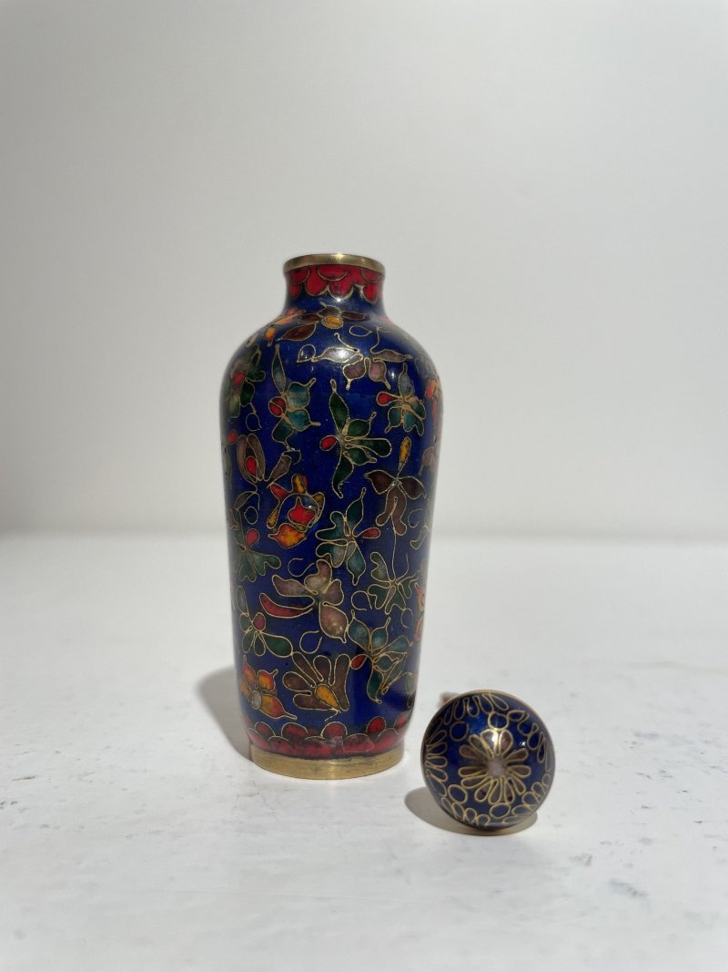 傳承： | TWO PAINTED ENAMEL, TWO CLOISONNÉ, AND A FAMILLE ROSE SNUFF BOTTLE - 图56