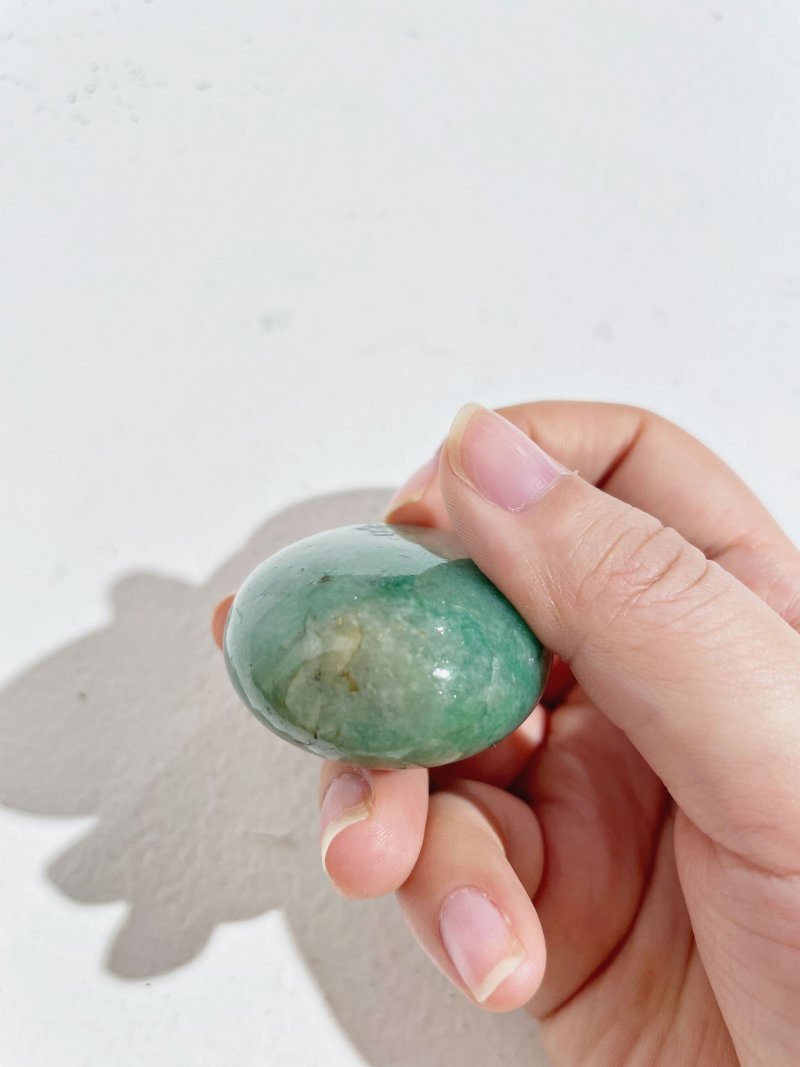 （壺）十九世紀 翡翠鼻煙壺及煙碟 | A GREEN JADEITE SNUFF BOTTLE AND A SNUFF DISH - 图20