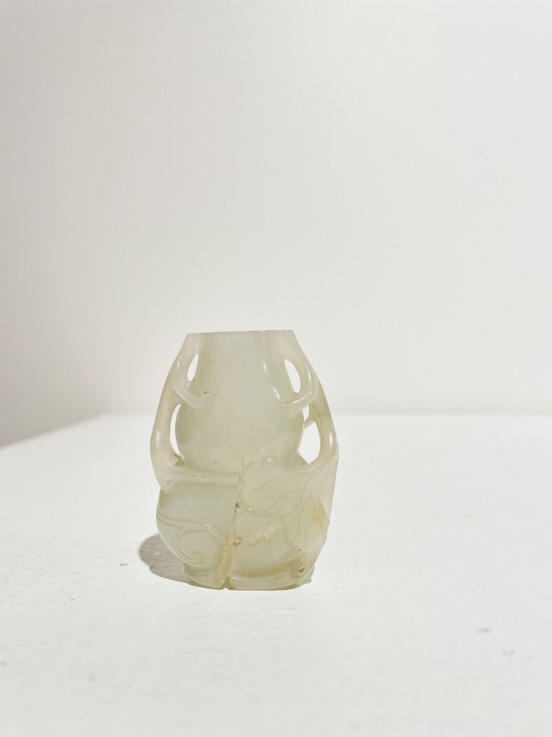 十九世紀 白玉葫蘆形鼻煙壺 | A WHITE JADE 'DOUBLE GOURD' SNUFF BOTTLE - 图7