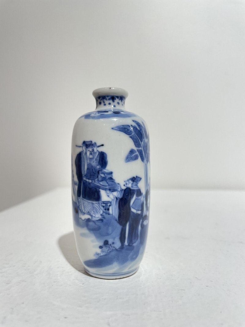 晚清至民國 青花釉裏紅蓮紋、青花人物紋鼻煙壺二件 | AN UNDERGLAZE-BLUE AND COPPER-RED 'LOTUS', AND A BLUE AND WHITE 'FIGURES' SNUFF BOTTLE - 图21