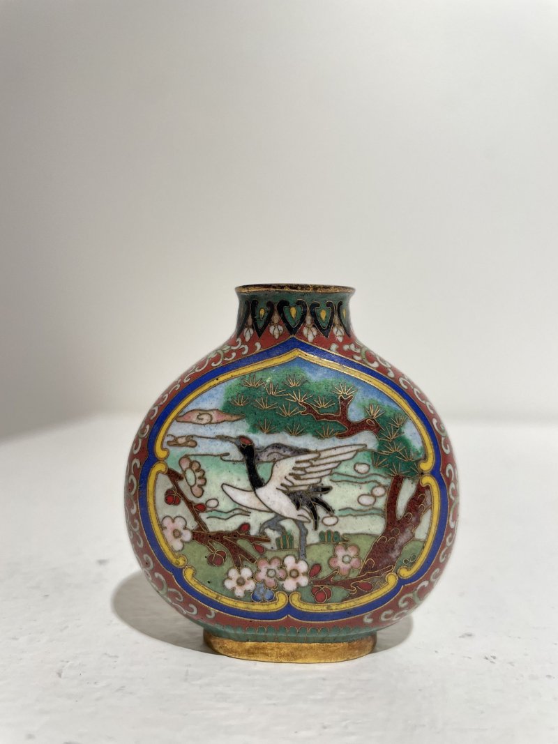 二十世紀 銅胎琺琅⌈松鶴延年⌋、⌈雙兔⌋鼻煙壺二件 | TWO CLOISONNÉ SNUFF BOTTLES - 图38