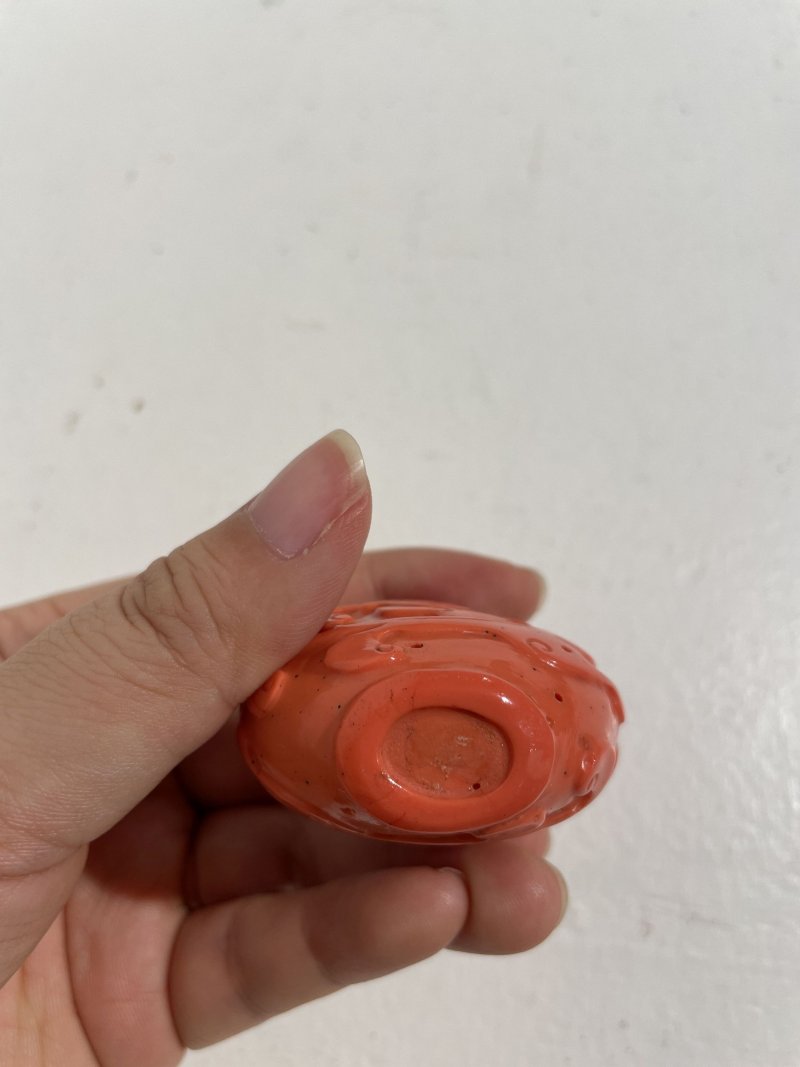 十九世紀 料仿珊瑚螭龍紋鼻煙壺 | A GLASS 'CHI DRAGON' SNUFF BOTTLE IMITATING CORAL - 图22