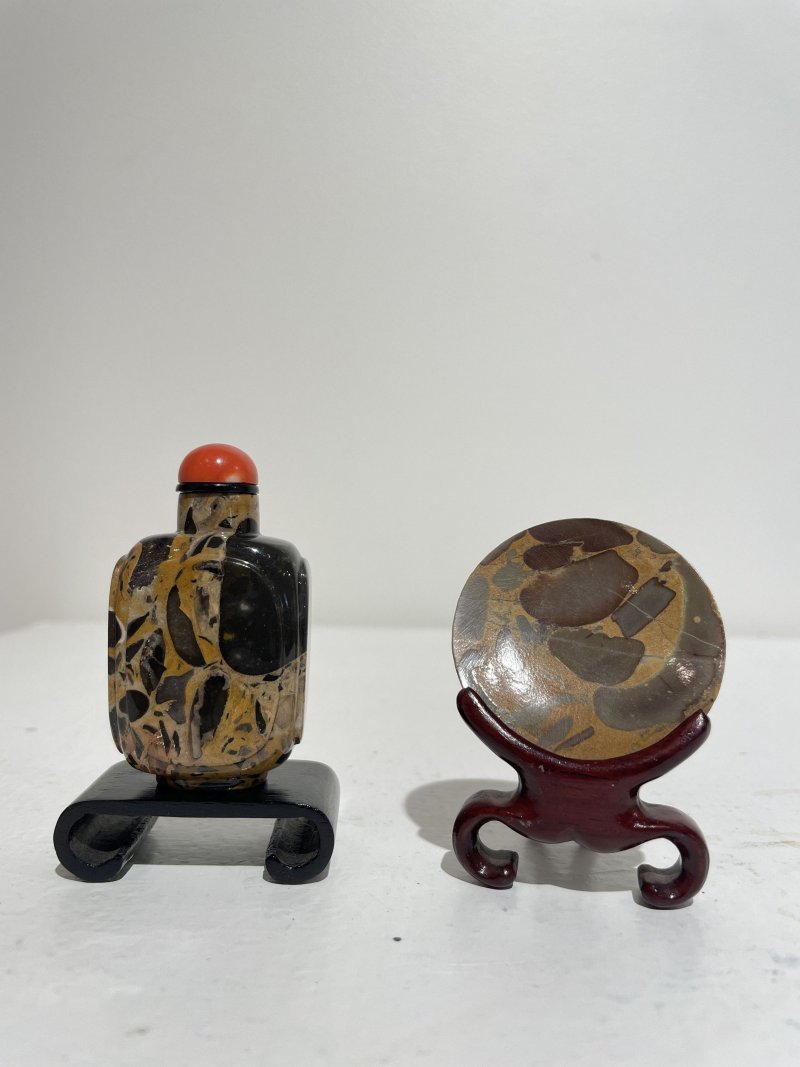 （壺）十八/十九世紀 抱子石素面鼻煙壺及煙碟 | A PUDDINGSTONE SNUFF BOTTLE AND A SNUFF DISH - 图22