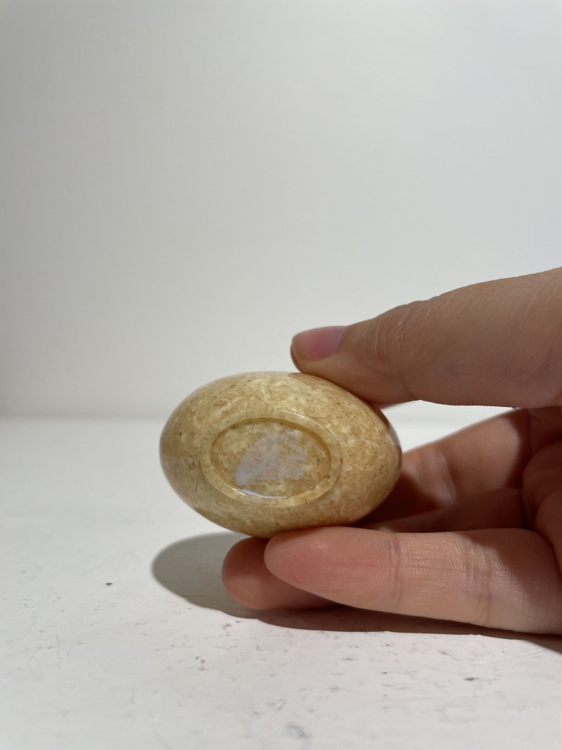 十九世紀 猛獁象牙鼻煙壺 | A MAMMOTH TOOTH SNUFF BOTTLE - 图2