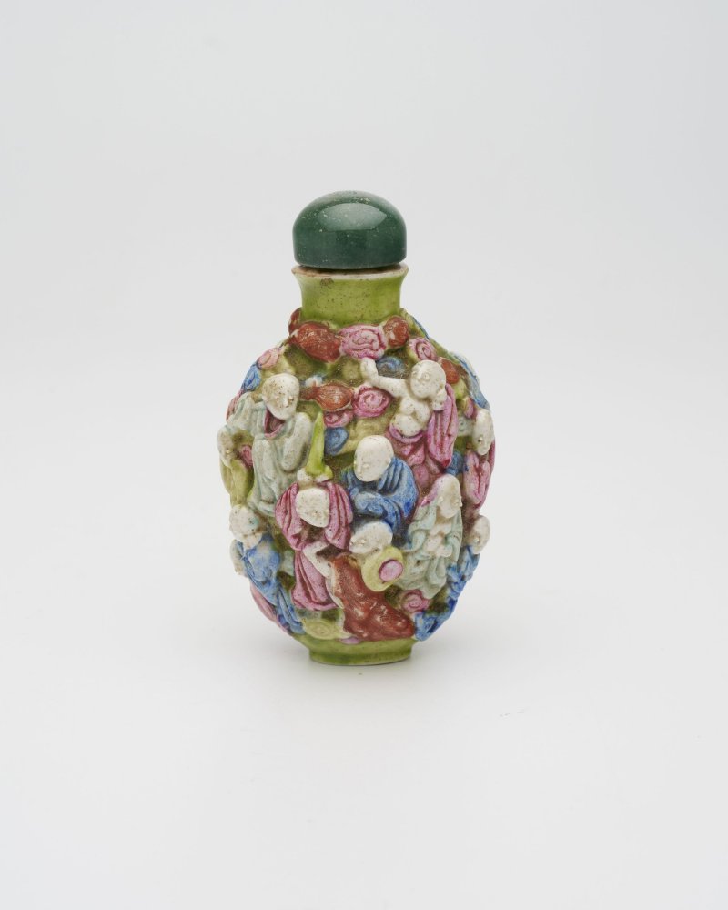 十九世紀 粉彩⌈十八羅漢⌋鼻煙壺 | A FAMILLE ROSE MOULDED 'ARHAT' SNUFF BOTTLE - 图12