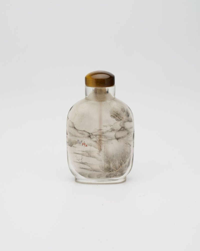 十九世紀 玻璃内畫山水紋鼻烟壺 | AN INSIDE PAINTED GLASS 'LANDSCAPE' SNUFF BOTTLE