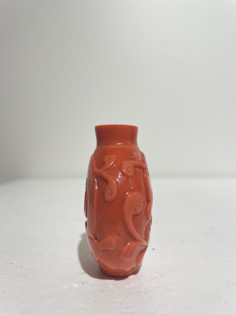 十九世紀 料仿珊瑚螭龍紋鼻煙壺 | A GLASS 'CHI DRAGON' SNUFF BOTTLE IMITATING CORAL - 图24