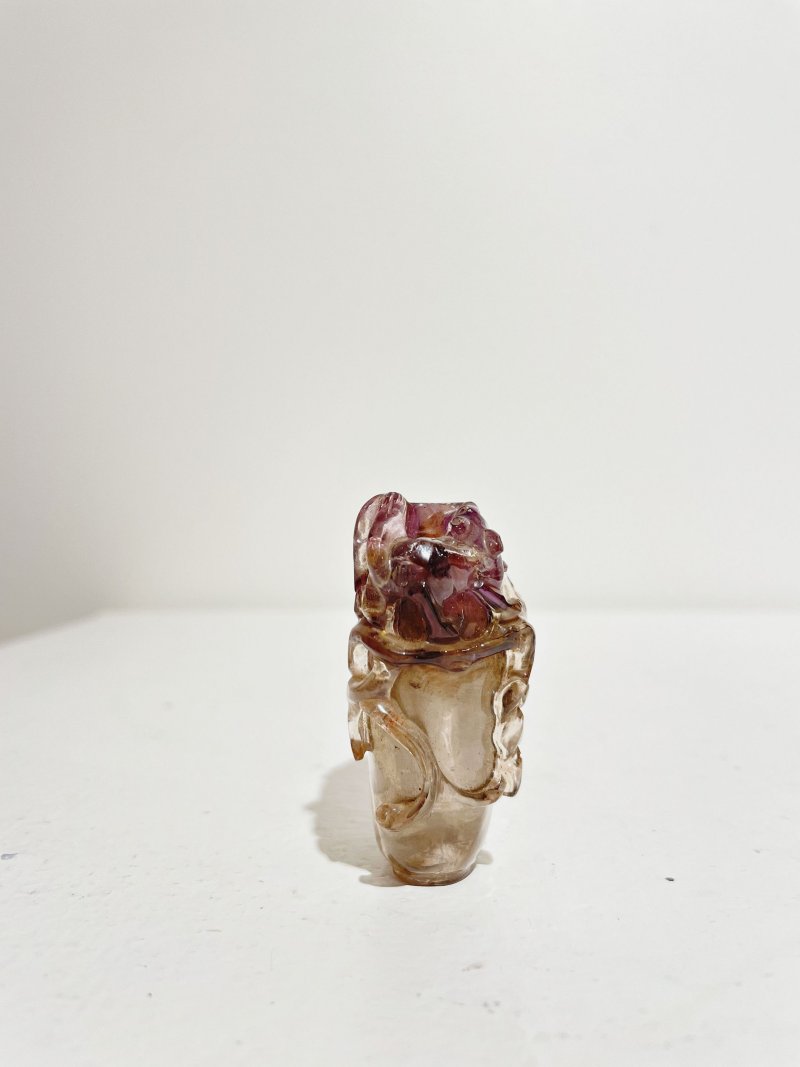 十九世紀 紫水晶⌈松鼠葡萄⌋鼻煙壺、紫水晶⌈松鼠⌋蓋 | AN AMETHYST 'SQUIRREL AND GRAPES' SNUFF BOTTLE - 图9