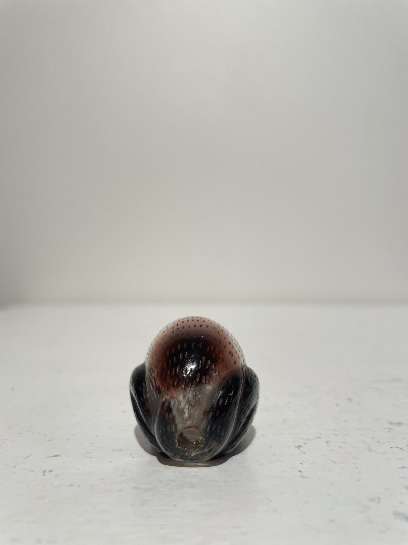 十九世紀 玻璃「猴」、「犬」、「羊」鼻煙壺三件 | THREE BI-COLOUR GLASS 'ZODIAC ANIMALS' SNUFF BOTTLES - 图12