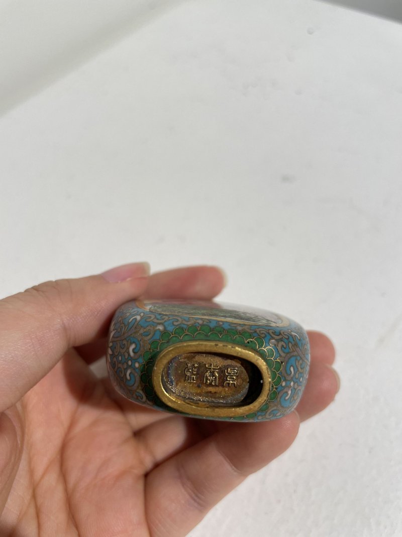 二十世紀 銅胎琺琅山水花卉鹿紋鼻煙壺 ⌈景泰藍⌋款 | A CLOISONNÉ 'DEER' SNUFF BOTTLE - 图15