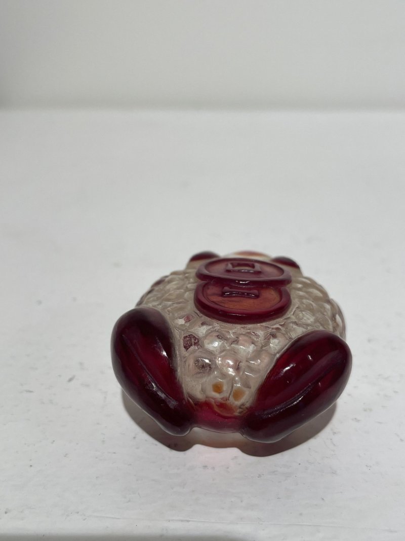 十九/二十世紀 玻璃「鵝」、「蛙」、「蟾蜍」鼻煙壺三件 | THREE GLASS SNUFF BOTTLES - 图11