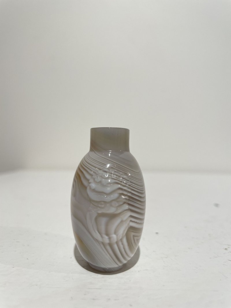 十九世紀 瑪瑙天然紋鼻煙壺二件 | TWO STRIATED AGATE SNUFF BOTTLES - 图31