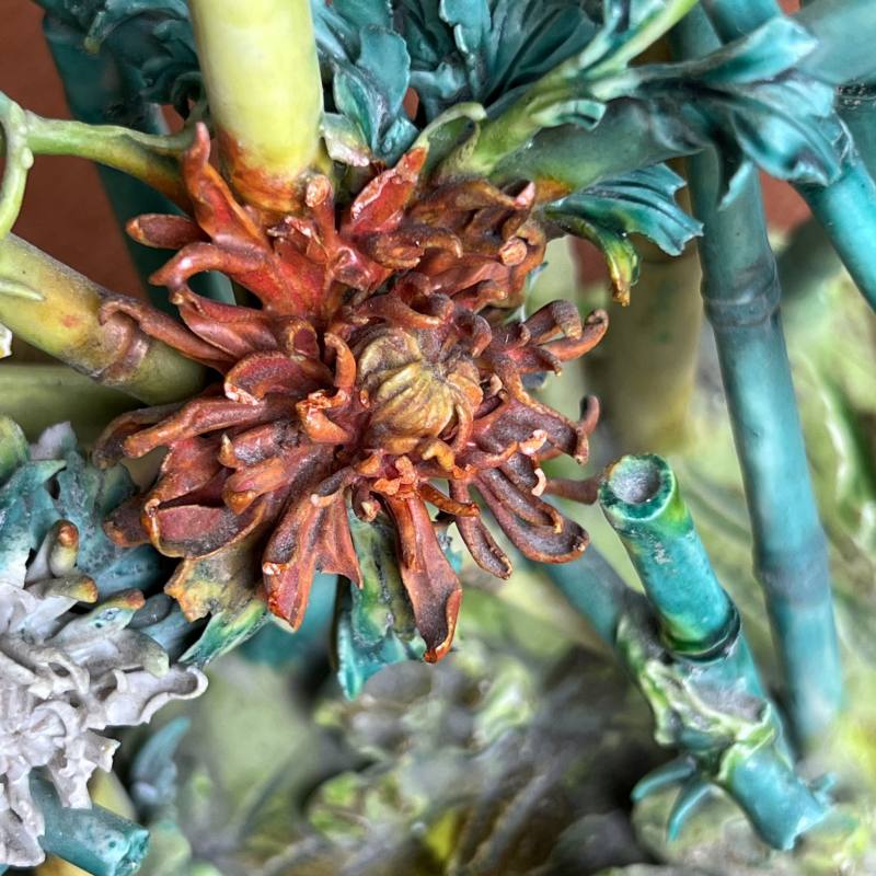 清 粉彩捏塑竹篱秋菊摆件 - 图10