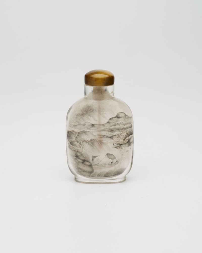 十九世紀 玻璃内畫山水紋鼻烟壺 | AN INSIDE PAINTED GLASS 'LANDSCAPE' SNUFF BOTTLE - 图3