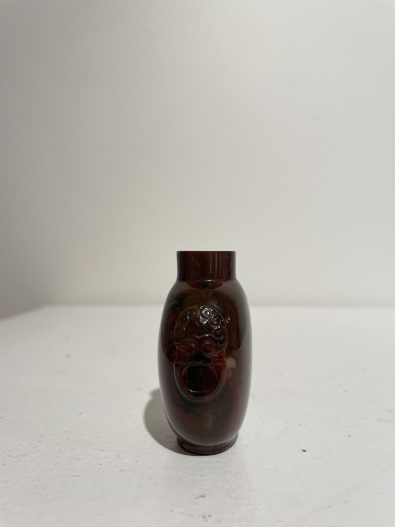 十九/二十世紀 碧石光素、瑪瑙光素鼻煙壺二件 | A JASPER AND AN AGATE SNUFF BOTTLE - 图14