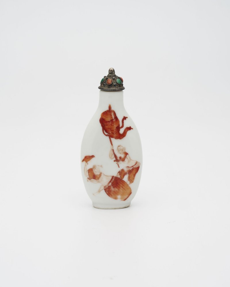 十九世紀中葉 礬紅彩⌈鍾馗⌋鼻煙壺 原底款磨損 | AN IRON-RED PAINTED 'ZHONG KUI' SNUFF BOTTLE - 图5