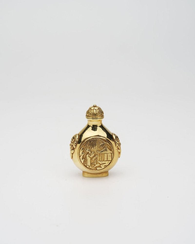二十世紀 鑄金開光人物花卉紋鼻煙壺 | A GOLD 'PEONY AND LANDSCAPE' SNUFF BOTTLE - 图12