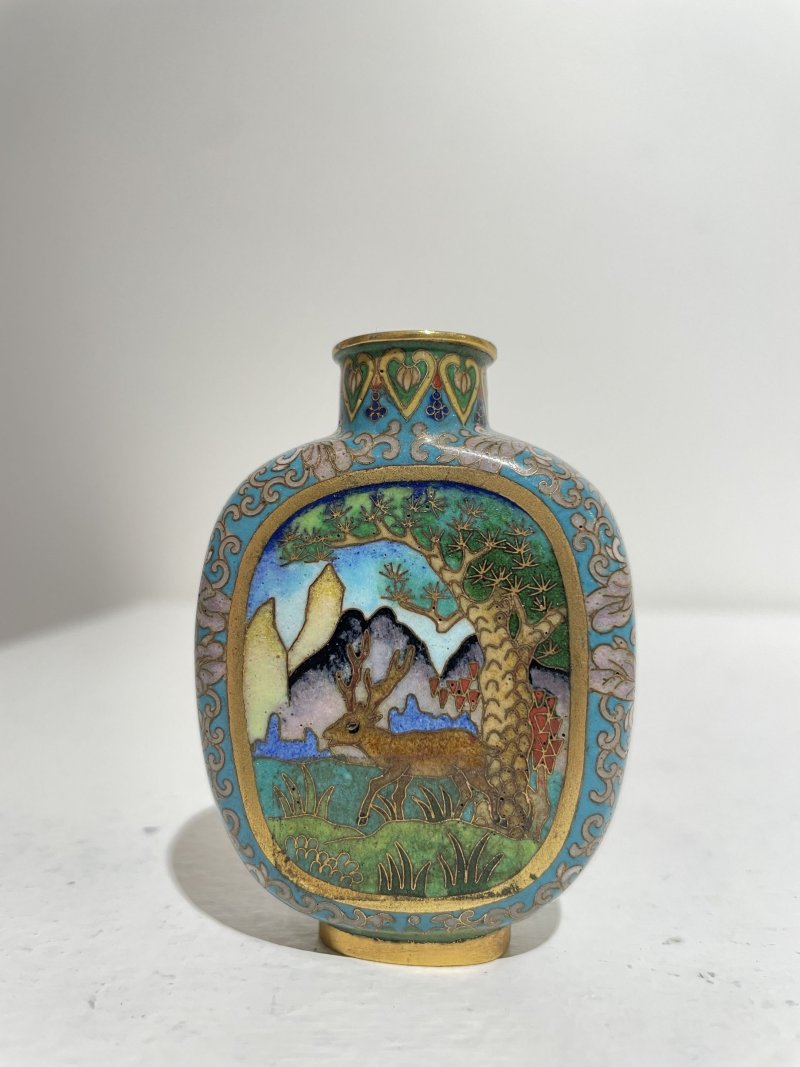 二十世紀 銅胎琺琅山水花卉鹿紋鼻煙壺 ⌈景泰藍⌋款 | A CLOISONNÉ 'DEER' SNUFF BOTTLE - 图18