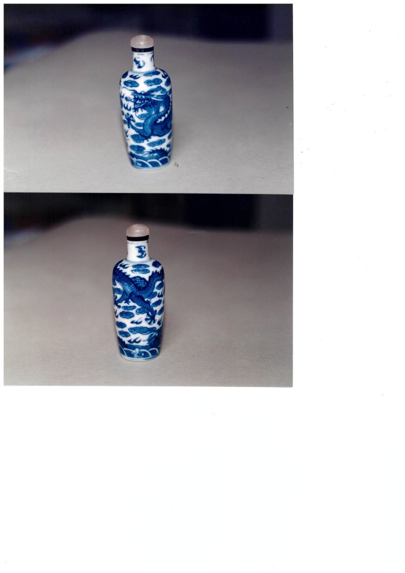 晚清 青花海水龍紋鼻煙壺 | A BLUE AND WHITE 'DRAGON' SNUFF BOTTLE - 图4