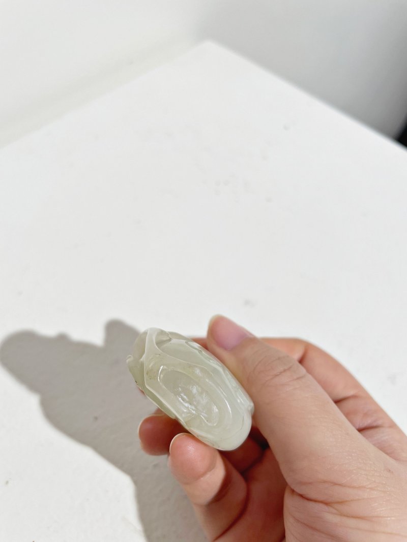 十九世紀 白玉葫蘆形鼻煙壺 | A WHITE JADE 'DOUBLE GOURD' SNUFF BOTTLE - 图3