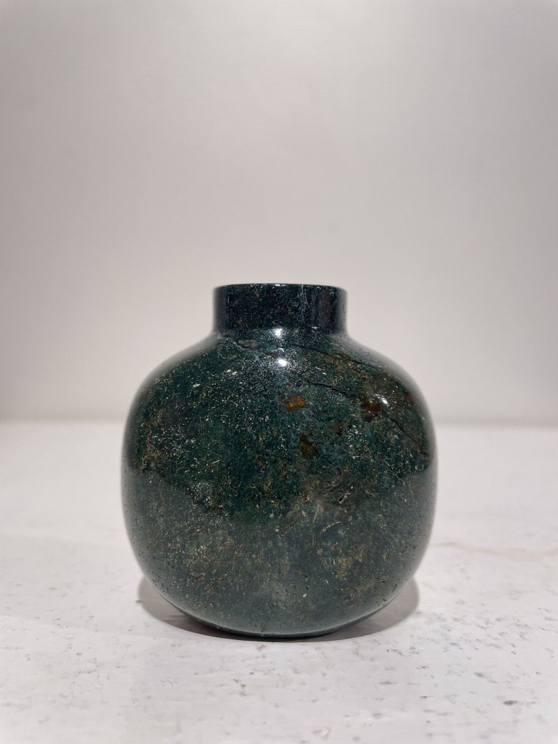 十九/二十世紀 羊肝瑪瑙耄耋紋、水藻瑪瑙鼻煙壺二件 | A JASPER 'CAT AND BUTTERFLY' AND A MOSS AGATE SNUFF BOTTLE - 图17