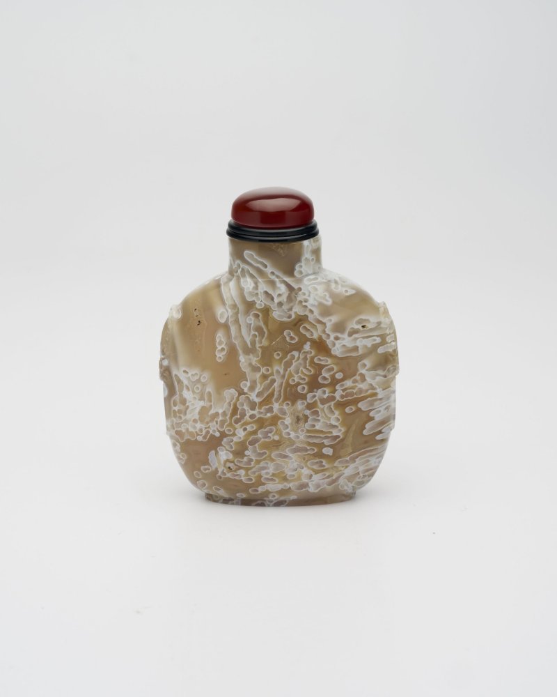 十九世紀 灯心草瑪瑙鼻煙壺 | A 'MACARONI' AGATE SNUFF BOTTLE