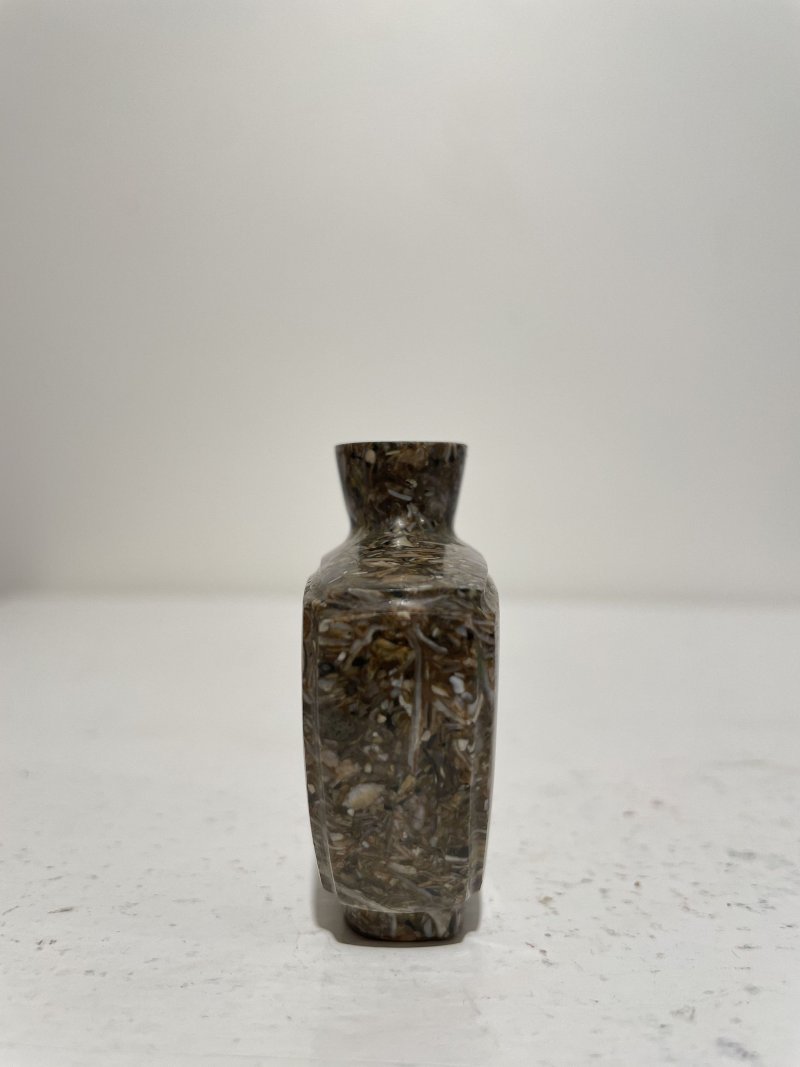 十九/二十世紀 抱子石、綠松石、水晶鼻煙壺三件 | A PUDDINGSTONE, A TURQUOISE, AND A ROCK CRYSTAL SNUFF BOTTLE - 图14