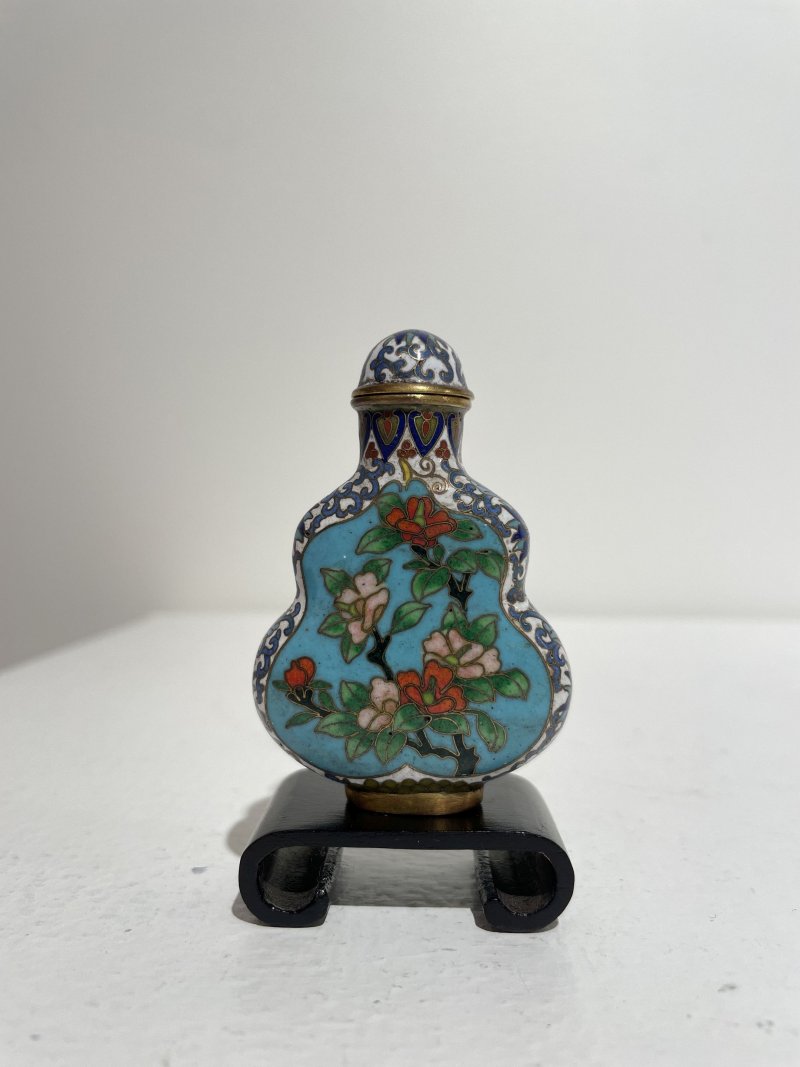 二十世紀 銅胎琺琅花卉紋鼻煙壺 ⌈景泰藍⌋款 | A CLOISONNÉ 'PLUM BLOSSOM' SNUFF BOTTLE - 图20