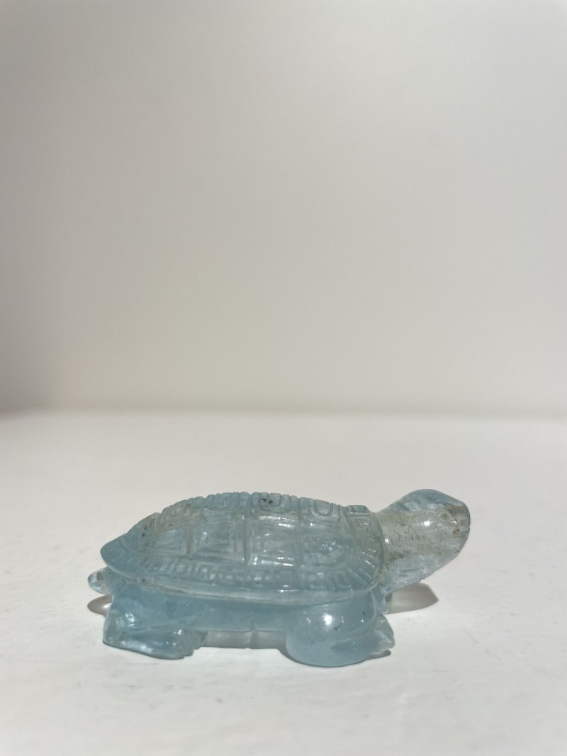十九世紀 海藍寶烏龜鼻煙壺 | AN AQUAMARINE 'TORTOISE' SNUFF BOTTLE - 图8