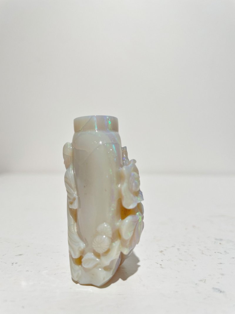 晚清至民國 螺鈿鉄拐李與鹿紋、花鳥紋鼻煙壺二件 | TWO MOTHER-OF-PEARL 'LONGEVITY' AND 'FLORAL' SNUFF BOTTLES - 图25