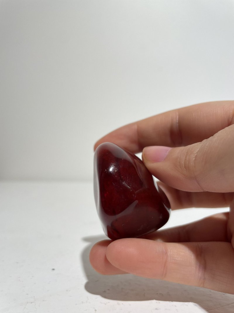 十八/十九世紀 琥珀隨形鼻煙壺 | AN AMBER PEBBLE-SHAPED SNUFF BOTTLE - 图5