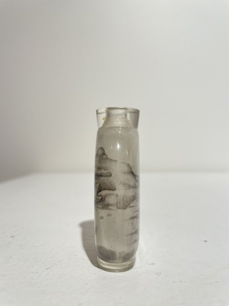 十九世紀 玻璃内畫山水紋鼻烟壺 | AN INSIDE PAINTED GLASS 'LANDSCAPE' SNUFF BOTTLE - 图6