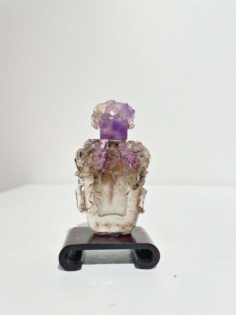 十九世紀 紫水晶⌈松鼠葡萄⌋鼻煙壺、紫水晶⌈松鼠⌋蓋 | AN AMETHYST 'SQUIRREL AND GRAPES' SNUFF BOTTLE - 图14