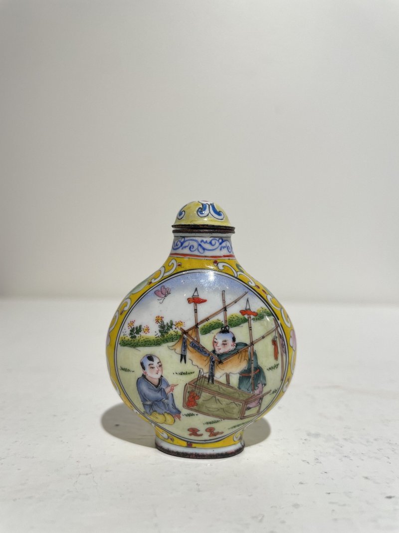 傳承： | TWO PAINTED ENAMEL, TWO CLOISONNÉ, AND A FAMILLE ROSE SNUFF BOTTLE - 图67