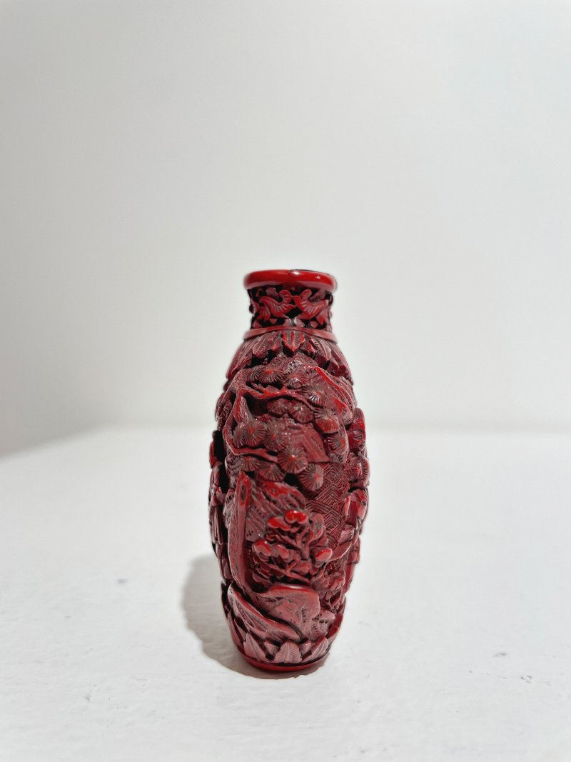 十九世紀 剔紅⌈掘地得金⌋鼻煙壺 | A CINNABAR LACQUER 'FIGURES' SNUFF BOTTLE - 图17