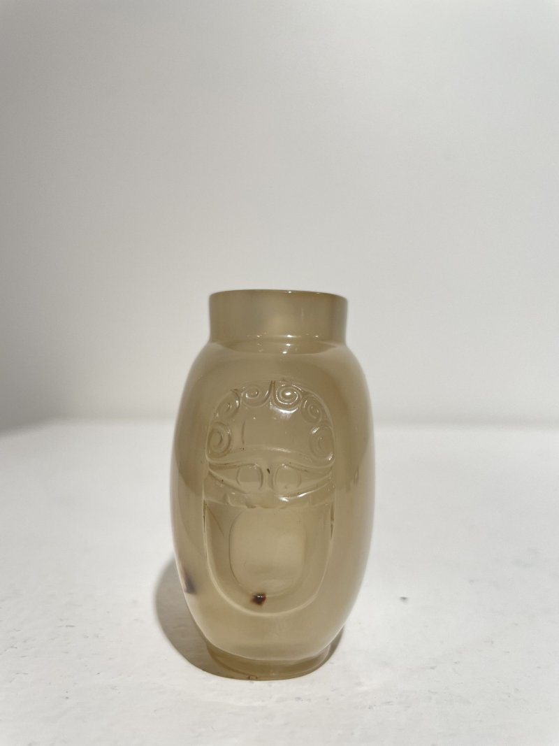 十九世紀 影瑪瑙蝶紋鼻煙壺 | A SHADOW AGATE 'BUTTERFLY' SNUFF BOTTLE - 图19